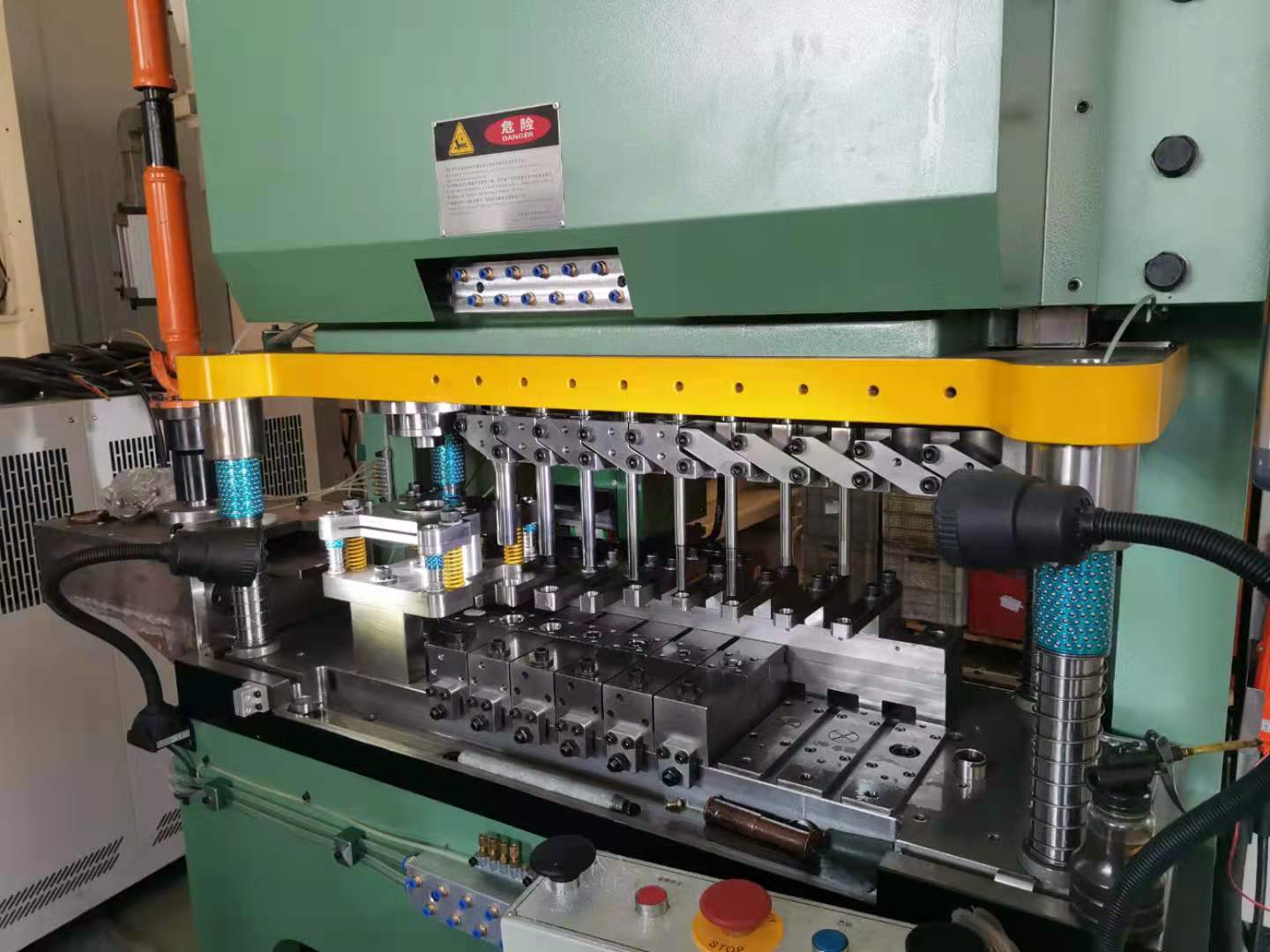 水冷高速機模具組裝圖